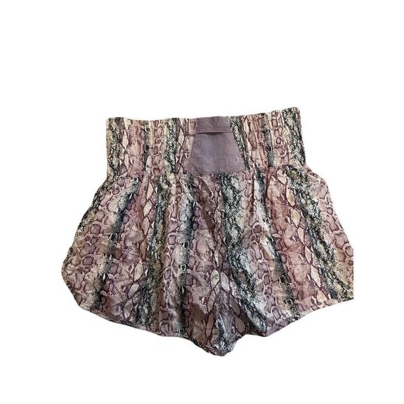 NEW Free People Movement The Way Home Shorts Sz L  in anaconda venom - Picture 2 of 10